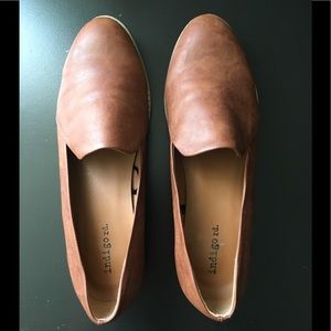 Women’s Indigo rd. Leather Loafers size 8